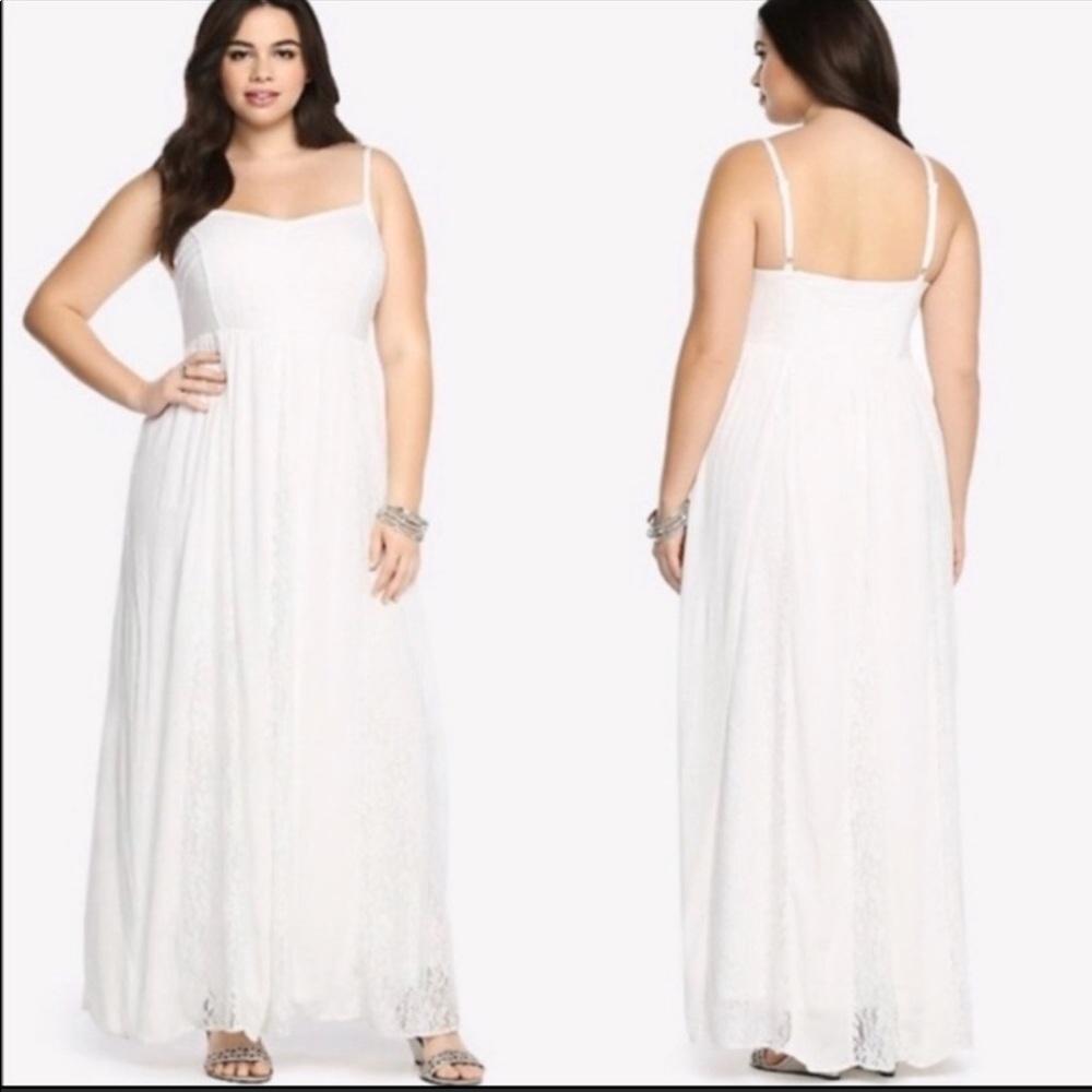 Torrid white/laced detail dress